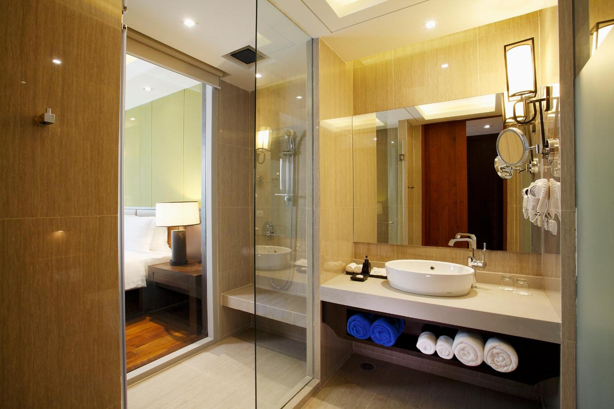 Graceland Khaolak Beachfront 5*