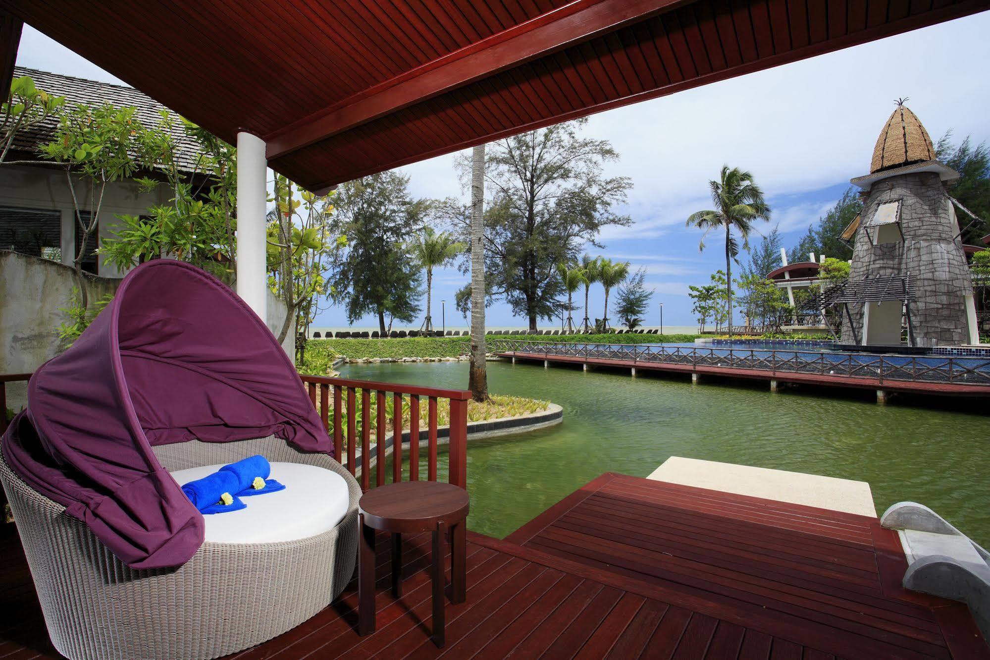 渡假村 Graceland Khaolak Beachfront 拷叻